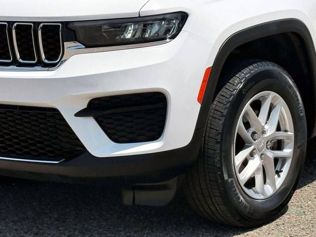 2023 Jeep Grand Cherokee Laredo 4x4