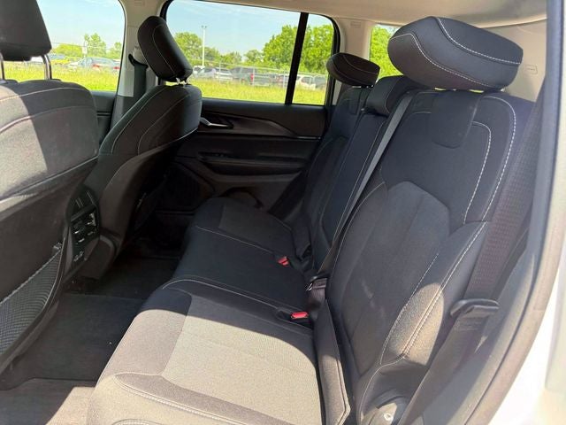 2023 Jeep Grand Cherokee Laredo 4x4