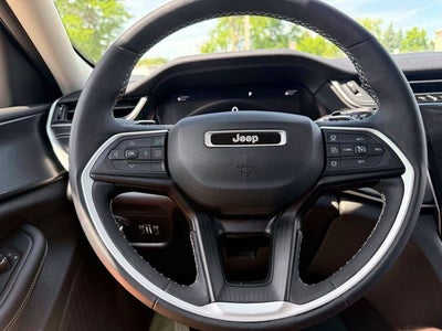 2023 Jeep Grand Cherokee Laredo 4x4
