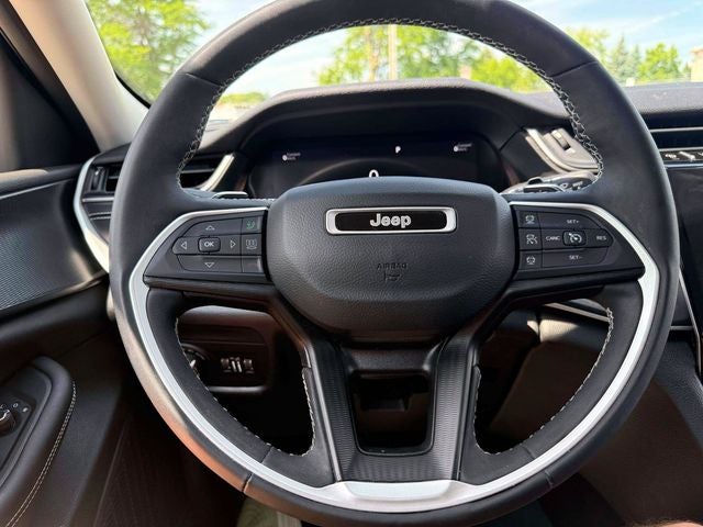 2023 Jeep Grand Cherokee Laredo 4x4