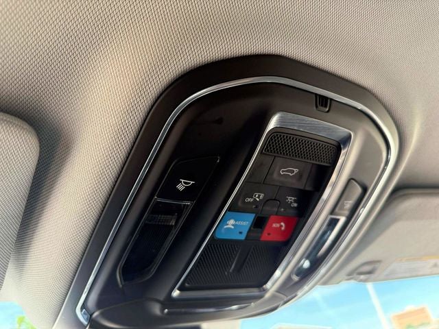 2023 Jeep Grand Cherokee Laredo 4x4