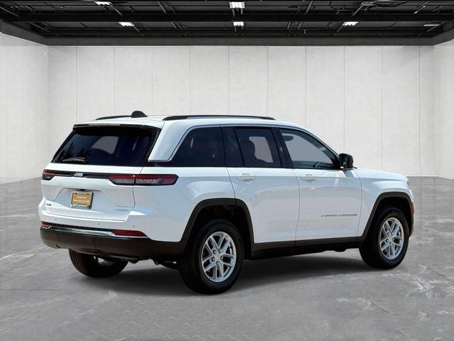 2023 Jeep Grand Cherokee Laredo 4x4