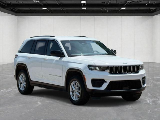 2023 Jeep Grand Cherokee Laredo 4x4