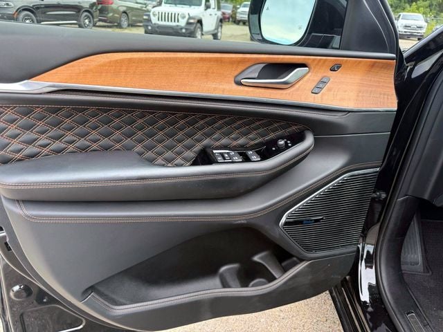 2023 Jeep Grand Cherokee L Summit Reserve 4x4
