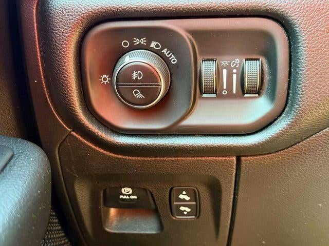 2019 RAM 1500 Big Horn/Lone Star Crew Cab 4x4 5'7' Box