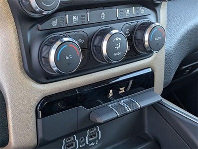 2022 RAM 1500 Laramie Crew Cab 4x4 5'7' Box