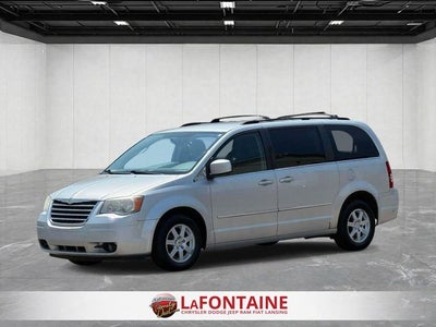 2010 Chrysler Town & Country Touring
