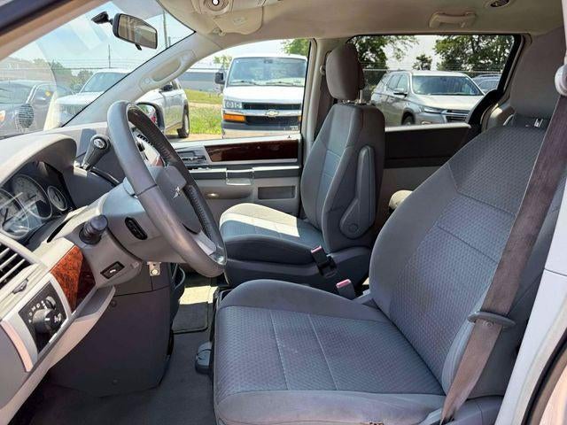 2010 Chrysler Town & Country Touring