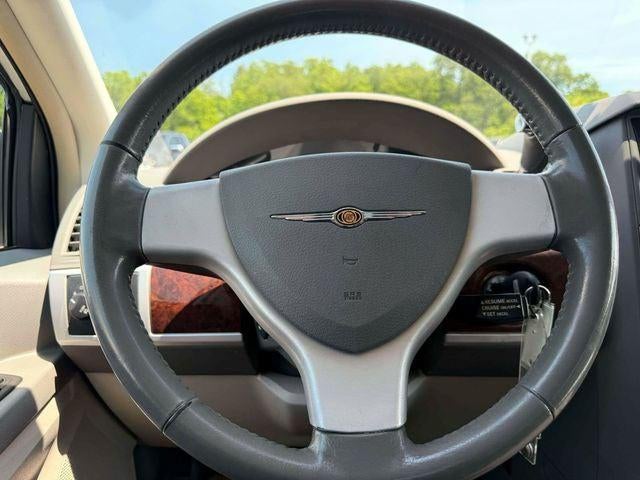 2010 Chrysler Town & Country Touring