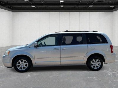 2010 Chrysler Town & Country Touring