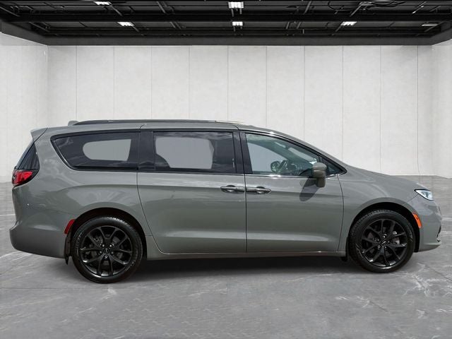 2022 Chrysler Pacifica Touring L AWD