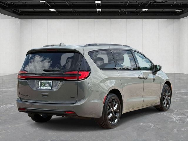 2022 Chrysler Pacifica Touring L AWD