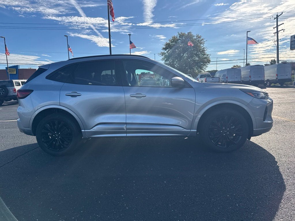 2024 Ford Escape ST-Line Elite