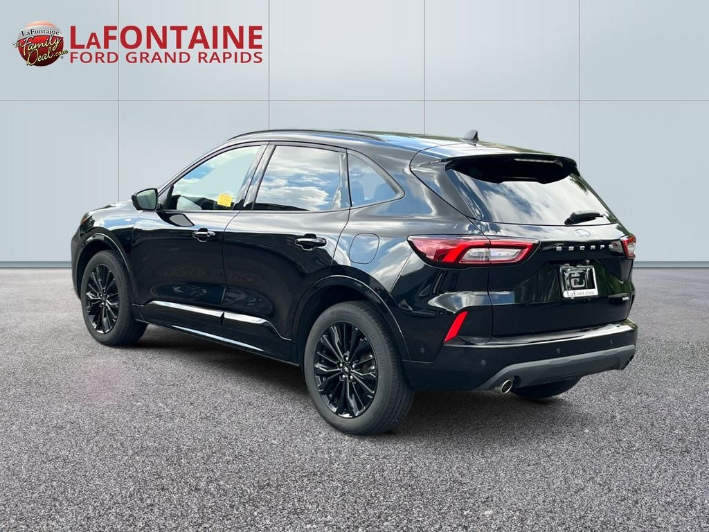 2023 Ford Escape ST-Line Elite