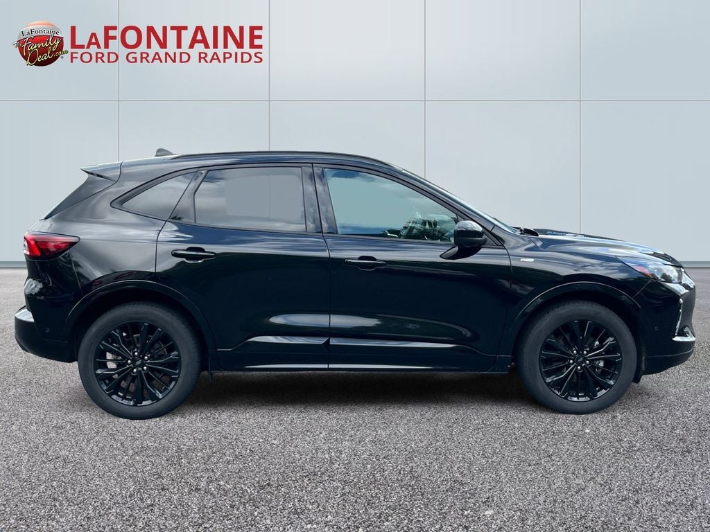2023 Ford Escape ST-Line Elite
