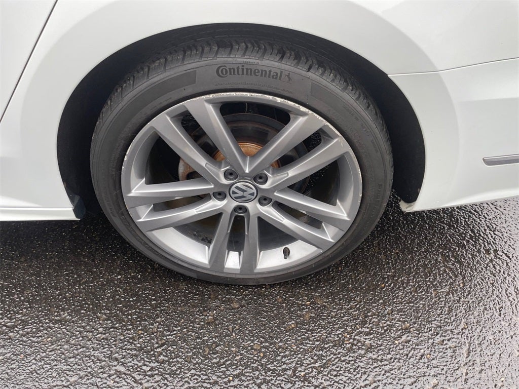 2017 Volkswagen Passat 1.8T R-Line