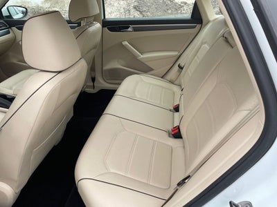 2017 Volkswagen Passat 1.8T R-Line