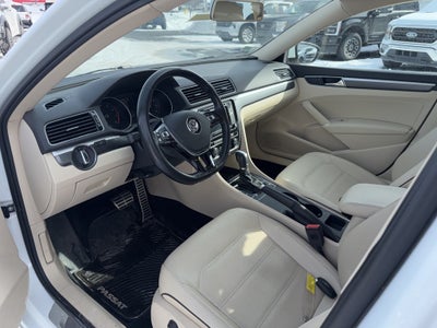 2017 Volkswagen Passat 1.8T R-Line