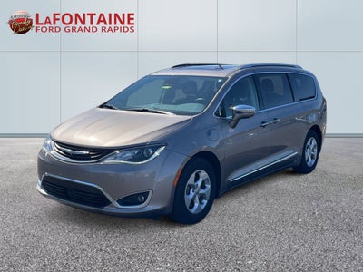 2017 Chrysler Pacifica Hybrid Platinum