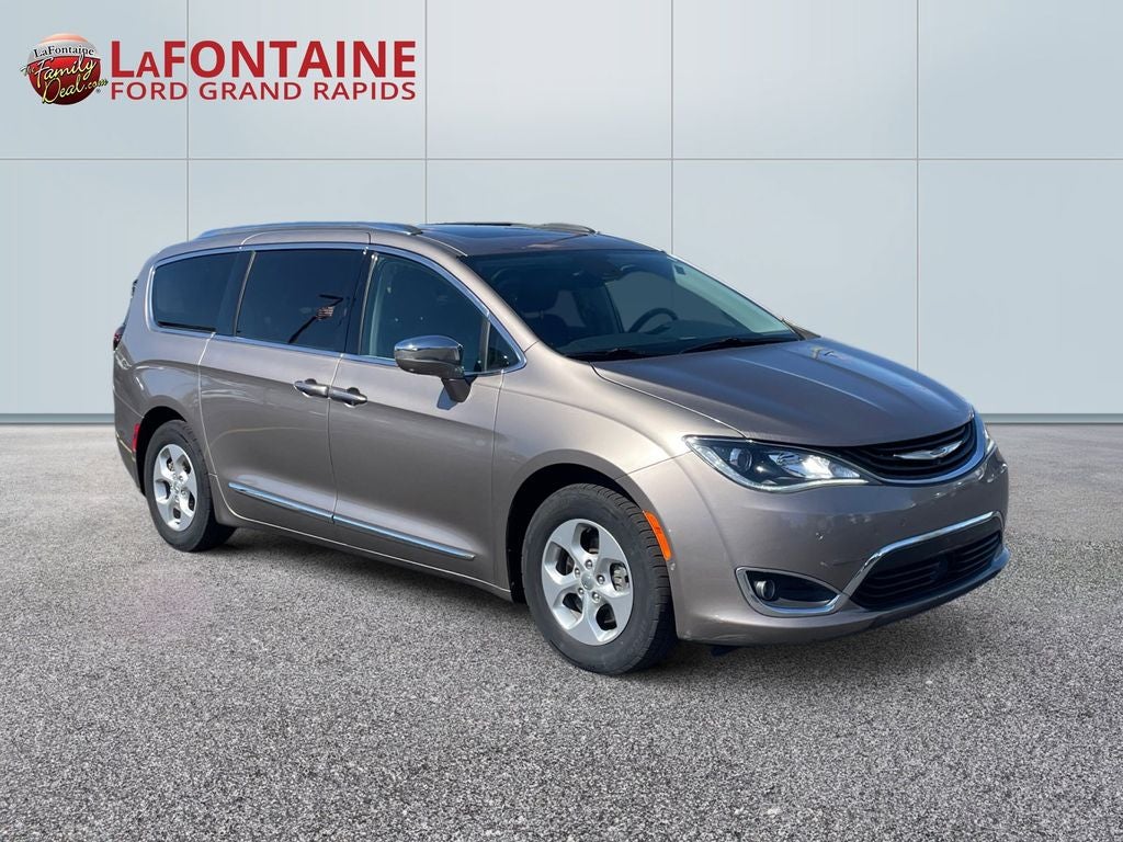 2017 Chrysler Pacifica Hybrid Platinum
