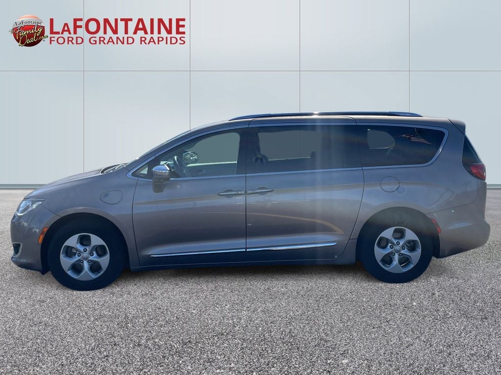 2017 Chrysler Pacifica Hybrid Platinum
