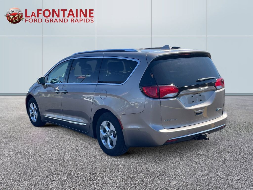 2017 Chrysler Pacifica Hybrid Platinum