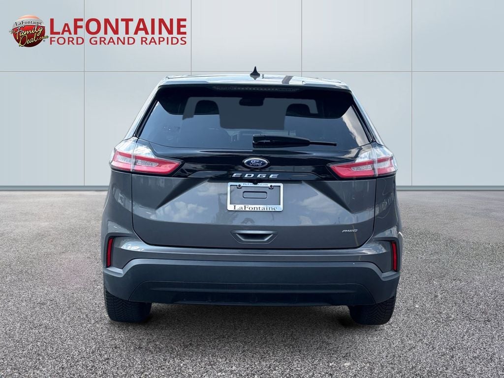 2022 Ford Edge SE