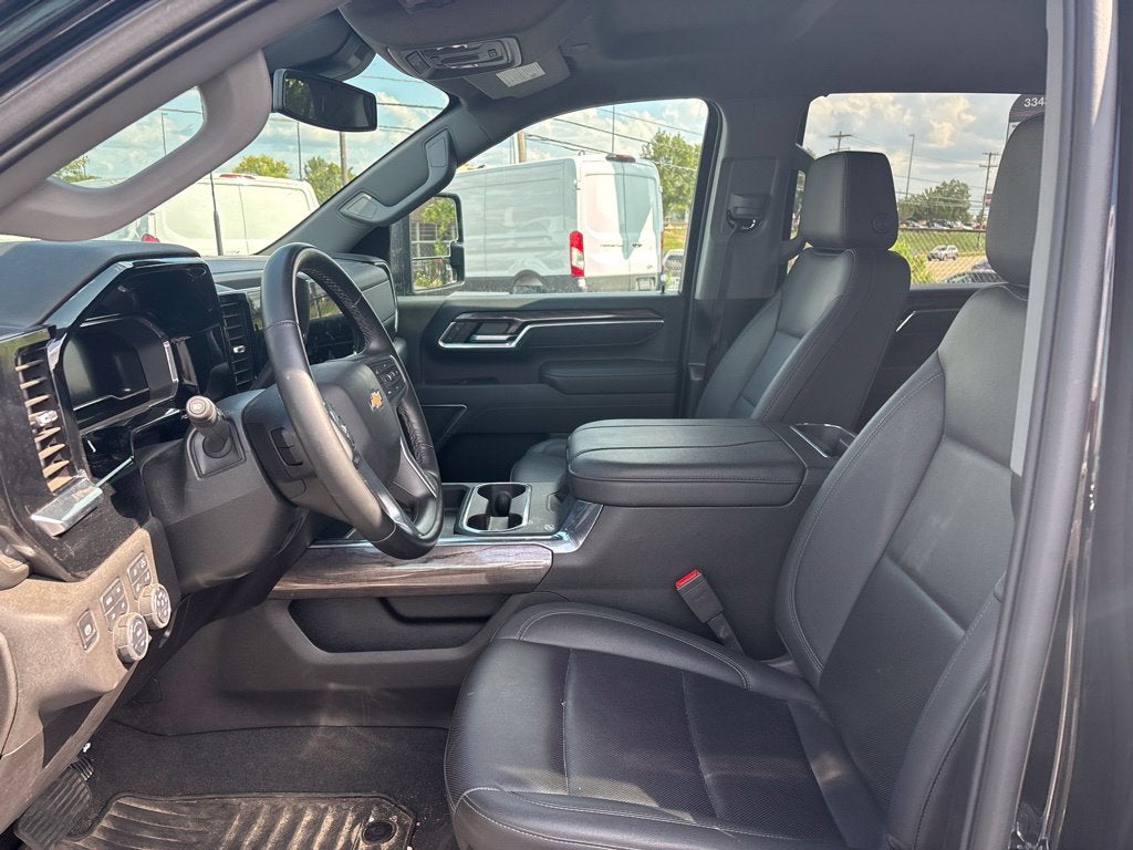 2025 Chevrolet Silverado 3500HD LTZ