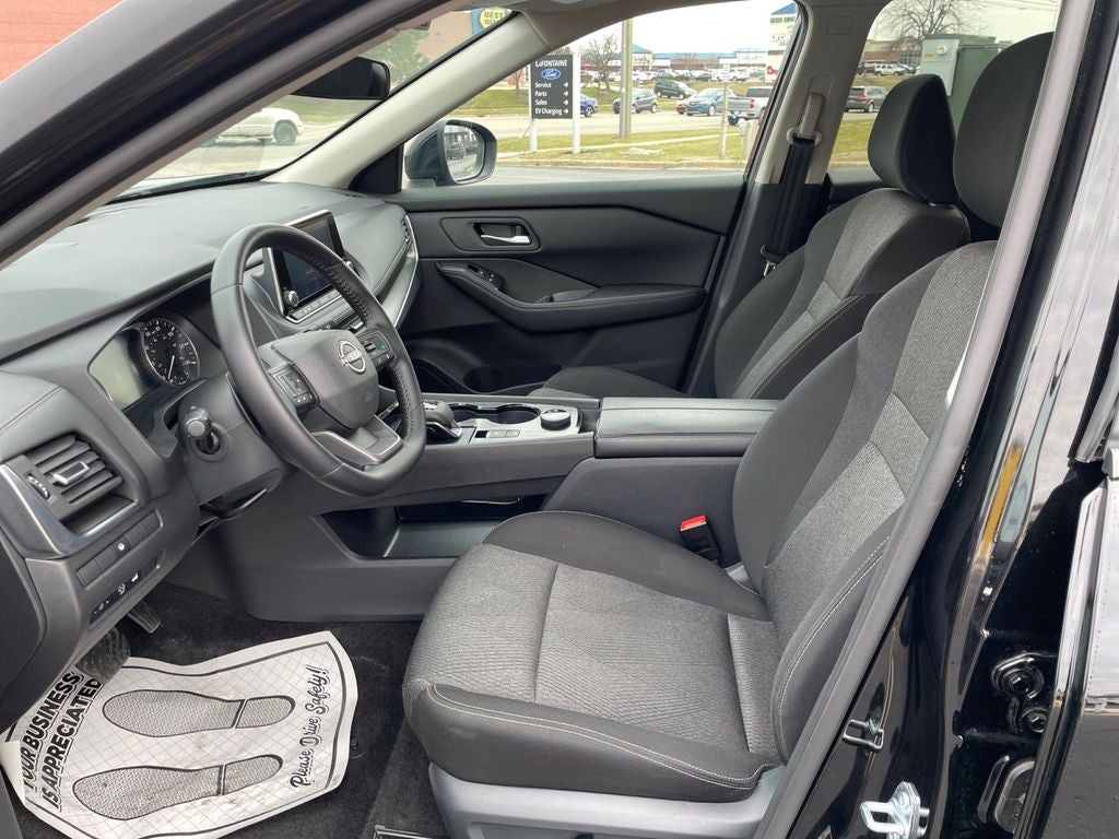 2025 Nissan Rogue SV