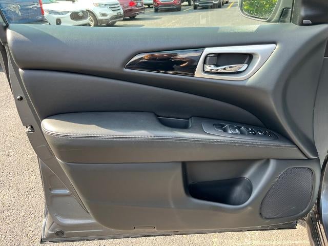 2019 Nissan Pathfinder SV