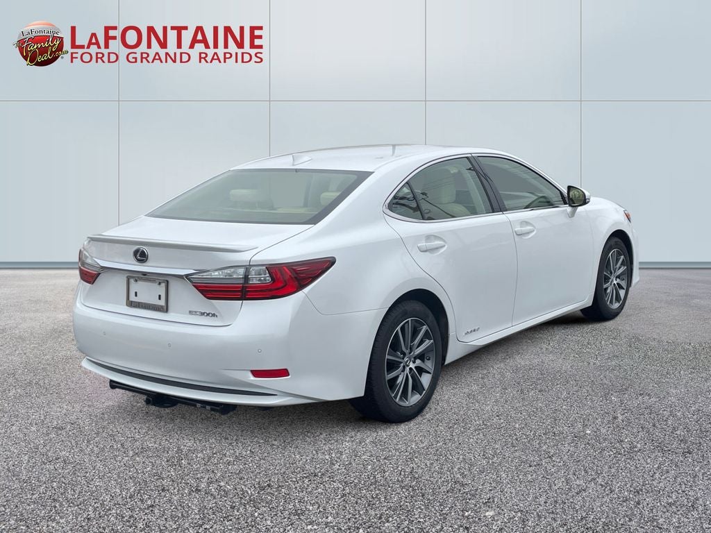 2018 Lexus ES 300h