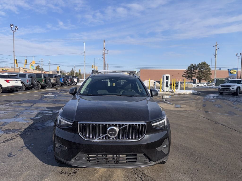2024 Volvo XC40 B5 Plus Bright Theme