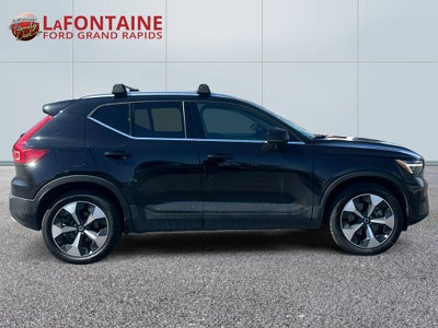 2024 Volvo XC40 B5 Plus Bright Theme