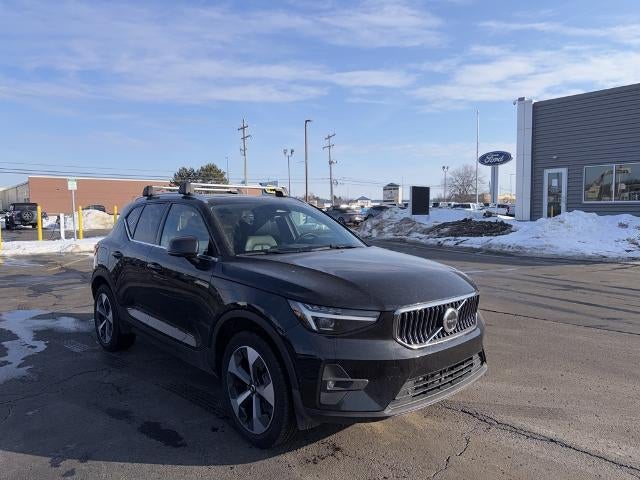 2024 Volvo XC40 B5 Plus Bright Theme