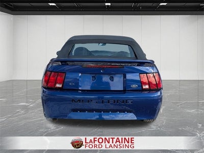 2004 Ford Mustang V6 Deluxe