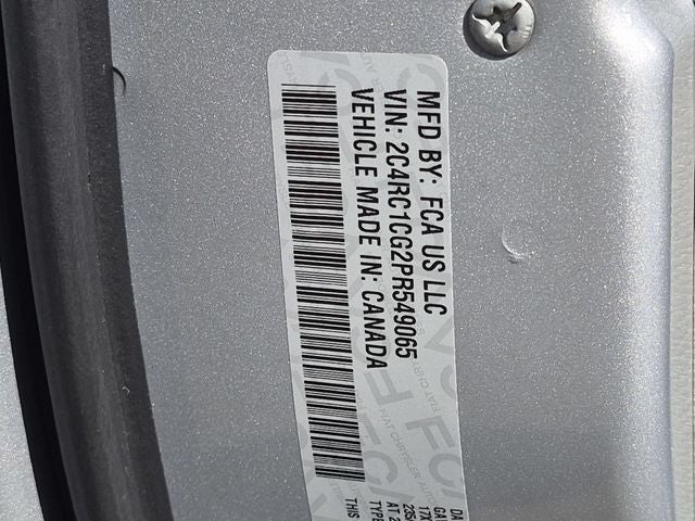 2023 Chrysler Voyager LX