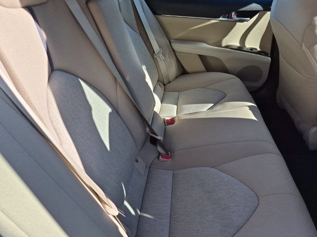 2022 Toyota Camry Hybrid LE