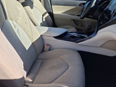 2022 Toyota Camry Hybrid LE