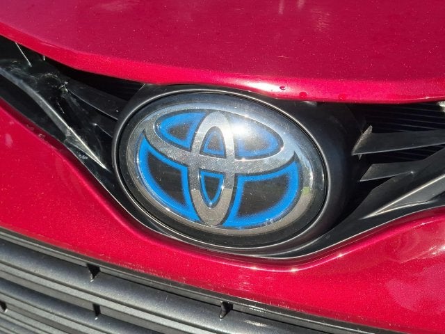 2022 Toyota Camry Hybrid LE