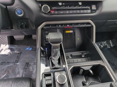 2024 Toyota Tundra Hybrid Limited One owner