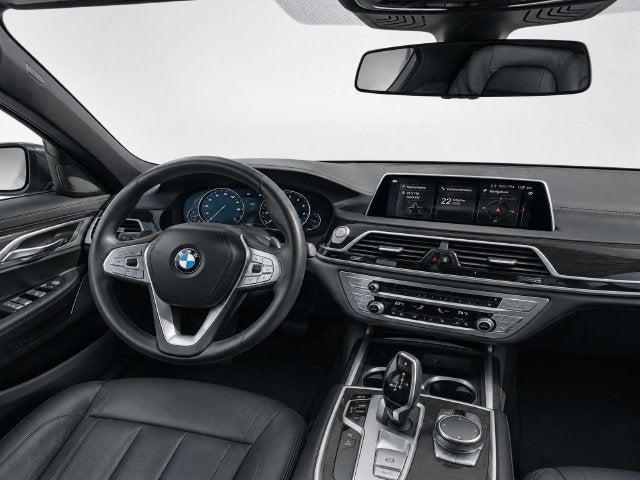 2019 BMW 7 Series 740i