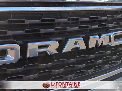 2022 RAM 1500 Big Horn Crew Cab 4x4 5'7" Box