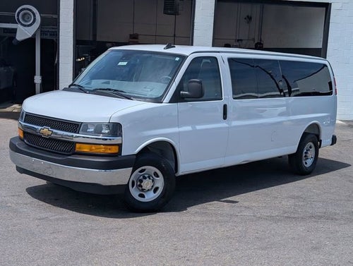 2025 Chevrolet Express Passenger 1LT