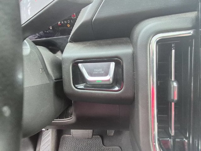 2025 GMC Yukon XL Denali - Photo 17