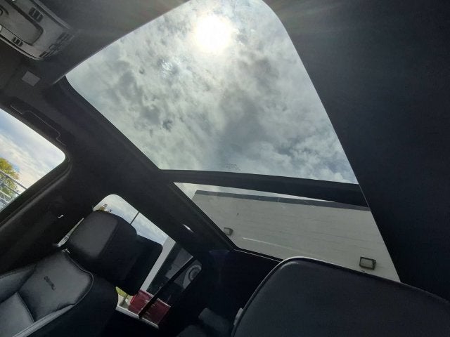 2025 GMC Yukon XL Denali - Photo 19