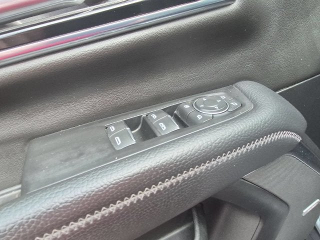 2025 GMC Yukon XL Denali - Photo 23