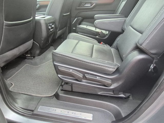 2025 GMC Yukon XL Denali - Photo 25