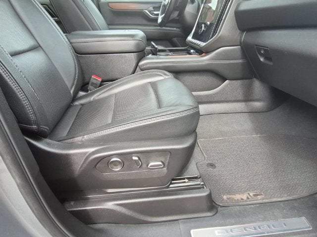 2025 GMC Yukon XL Denali - Photo 28