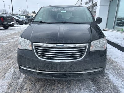 2016 Chrysler Town & Country Touring