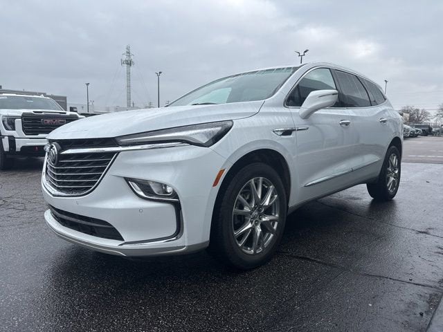 2024 Buick Enclave Essence